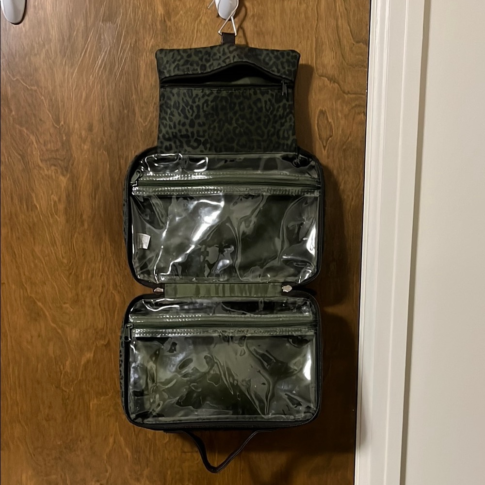 Stylish Black and Green Women’s Bag